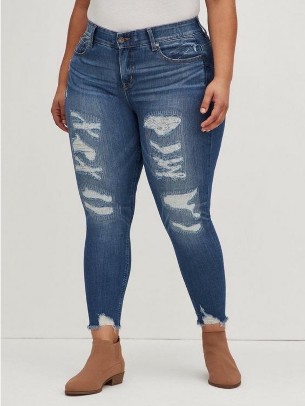 Torrid bombshell skinny size 14R raw hem and distressed